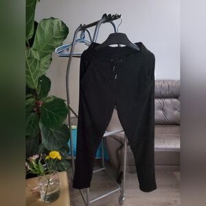 ♻ 2/$10 CLEARANCE: Hue Drawstring Joggers